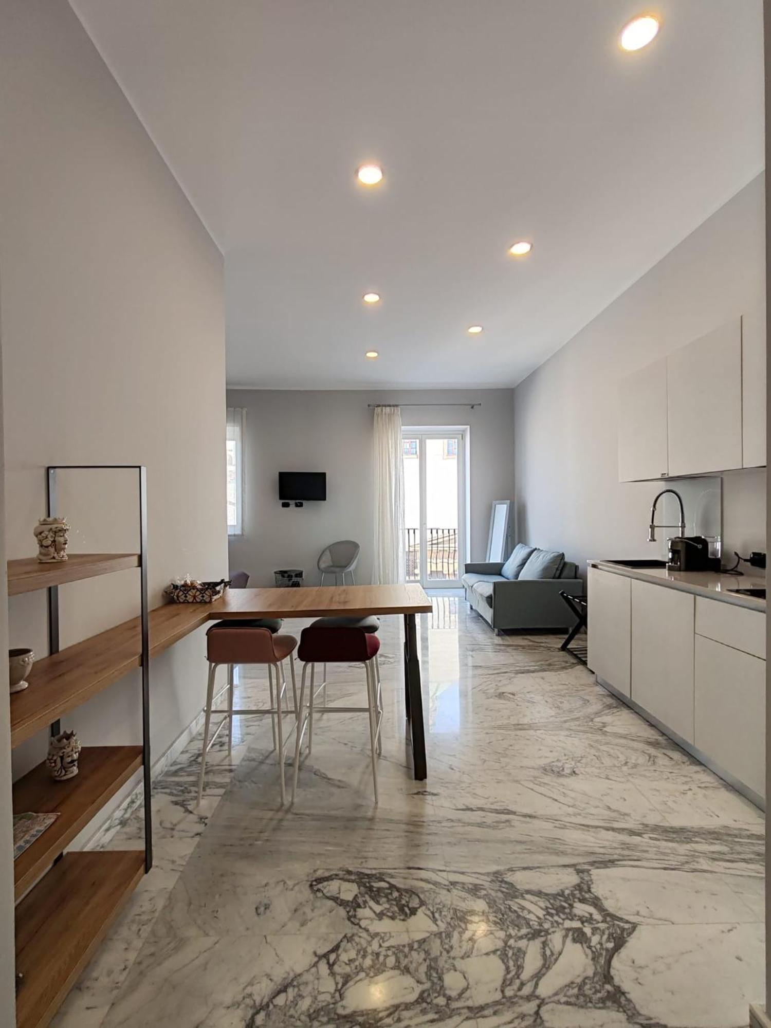 Lily Apartments Palermo Bagian luar foto