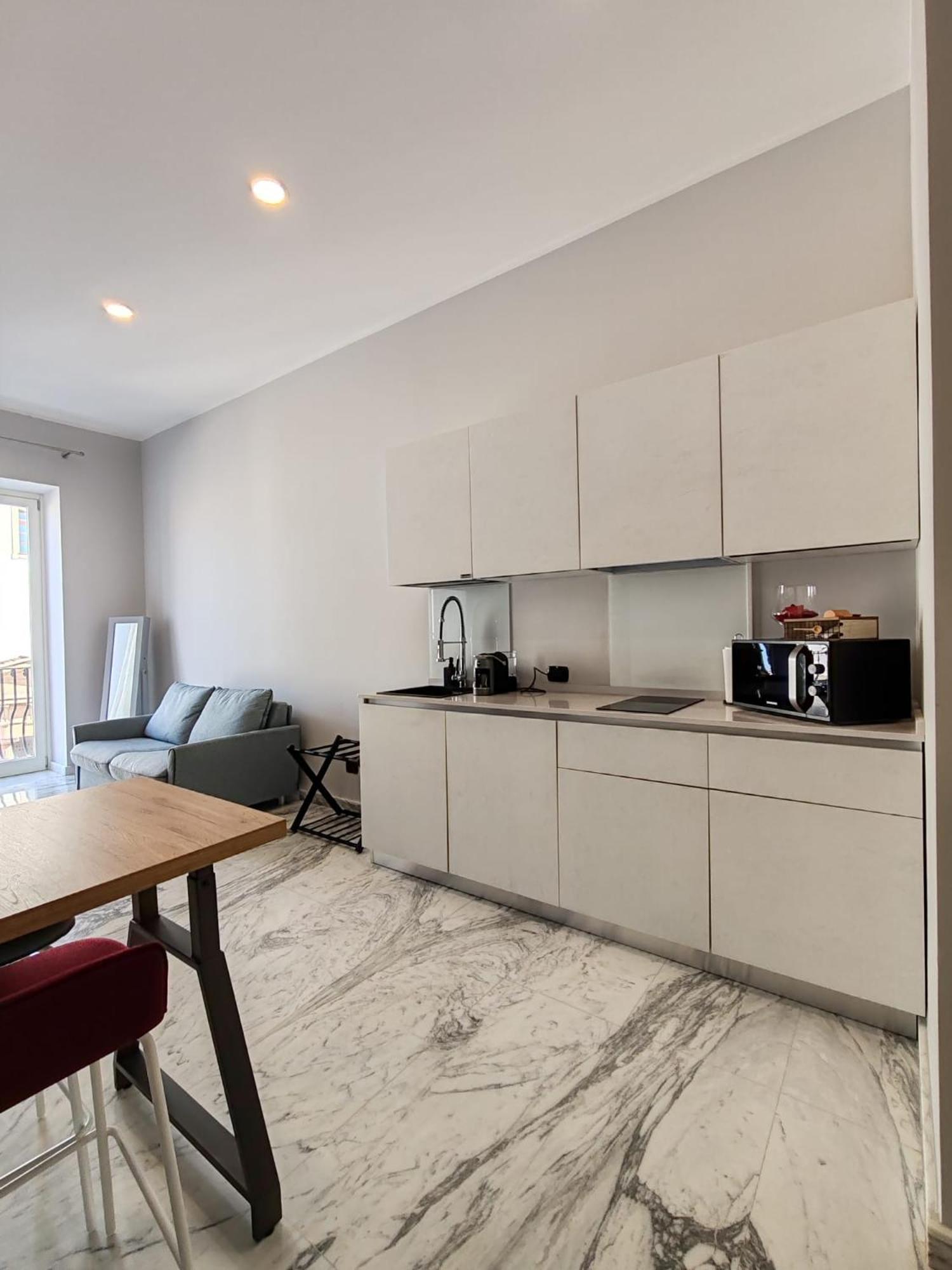 Lily Apartments Palermo Bagian luar foto