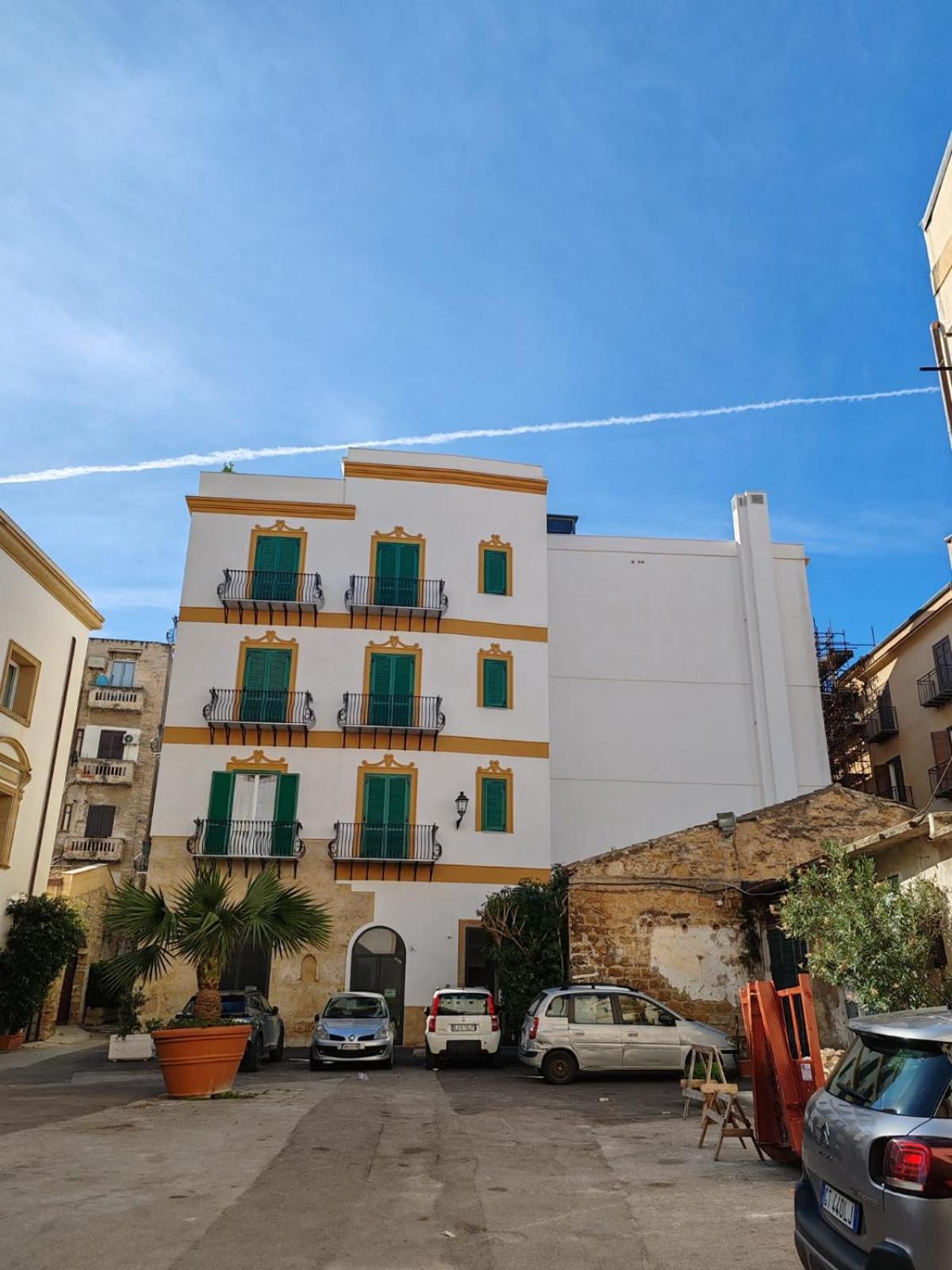 Lily Apartments Palermo Bagian luar foto