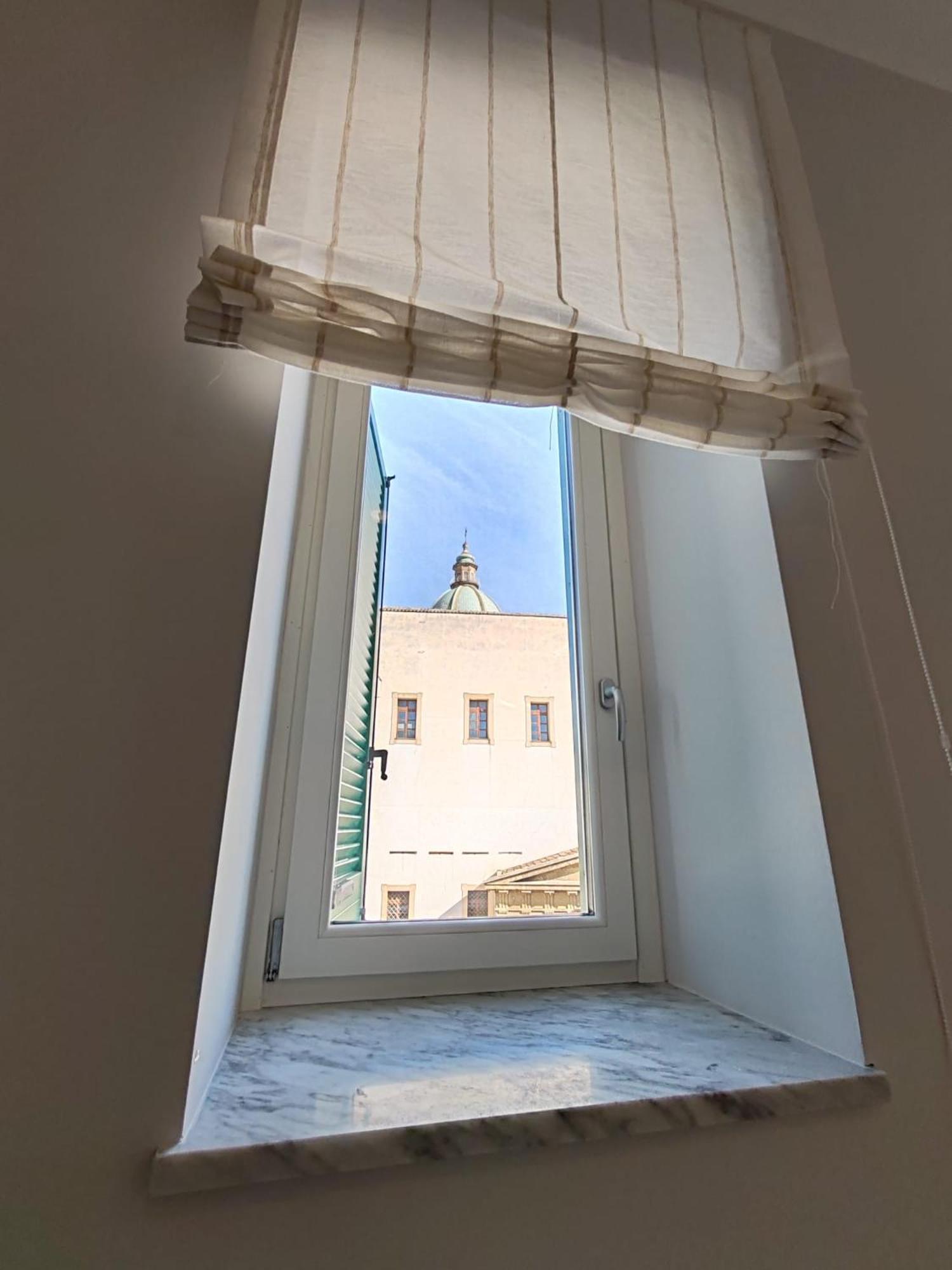 Lily Apartments Palermo Bagian luar foto